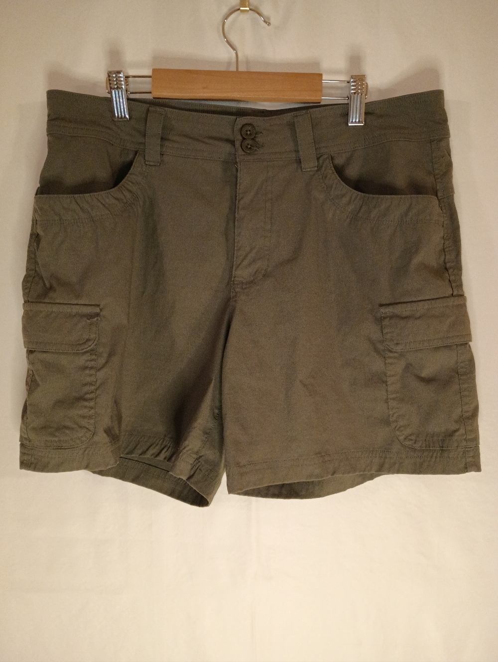 Eddie Bauer Lightweight Summer Trail Cargo Utility Shorts-Olive Green. Size 12